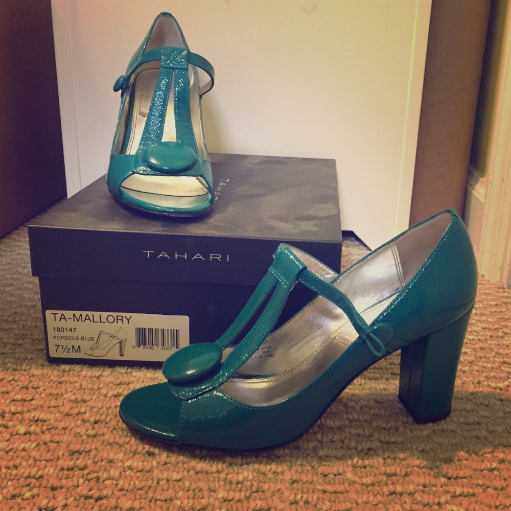 Tahari Teal Patent Leather T-Strap Block Heel Sandals